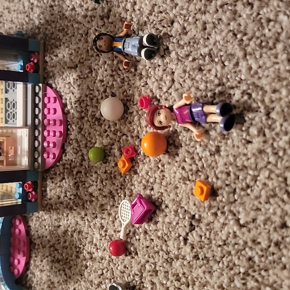 Lego Friends Heartlake Sports Center - Picture 2 of 5